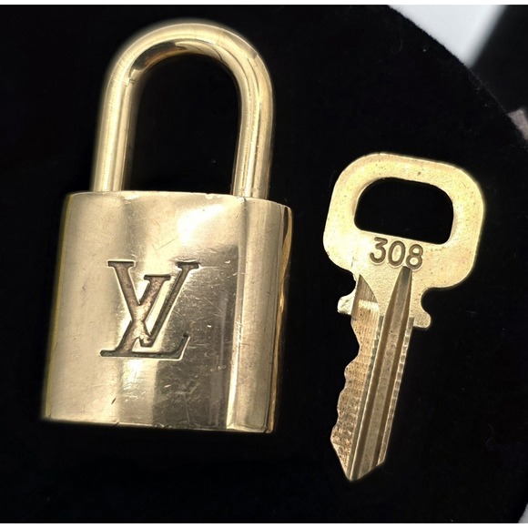 Louis Vuitton Lock & Key #308‎ Certificate Of Authenticity Included #0275 - Picture 3 of 5